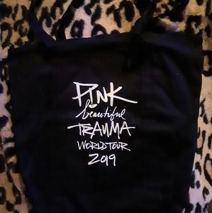 PINK Beautiful Trauma World Tour 2019 Tote/Beach Bag NWOT
